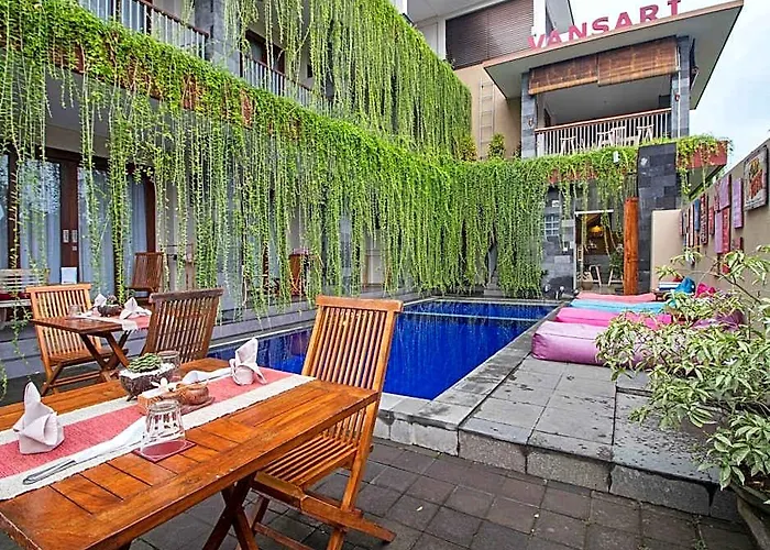 Vansari Seminyak ホテル